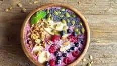 Berry & Oat Smoothie Bowl