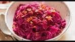 Braised red cabbage with apples