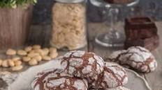 Chocolate crinkle cookies