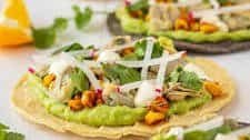 Clam and avocado tostadas