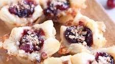 Cranberry Brie Bites