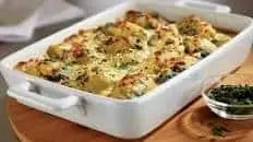 CREAMY SPINACH AND GORGONZOLA SAUCE WITH LARGE SHELLS