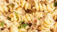 Crockpot Garlic Parmesan Chicken Pasta