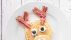 Easy & Festive Reindeer Pancakes | SO festive and fun, these ...