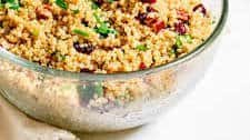 Easy Holiday Cranberry Quinoa Salad with Pecans (Vegan)