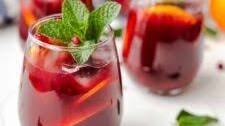 Easy Red Wine Sangria Recipe (+ storage tips)