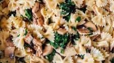 Farfalle Pasta with Mushrooms and Spinach