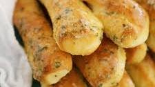 Fluffy Garlic Butter Breadsticks