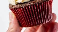 Gingerbread Cupcakes with Cinnamon Vanilla Buttercream Frosting