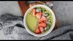 Greens 'n' Guava Smoothie Bowl