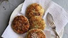 Hake 'viskoekies' (fish cakes)