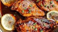 HONEY GARLIC SRIRACHA SKILLET CHICKEN