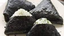 Japanese Onigiri Rice Triangles (Rice Wrapped in Seaweed)