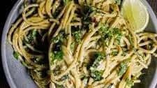 Lemony Whole Wheat Spaghetti with Garlic and Spinach