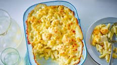 Macaroni cauliflower cheese