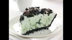 Mint chocolate chip ice cream pie | Pinterest recipe!