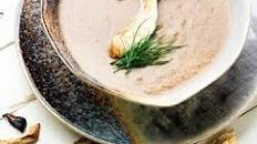 Mushroom soup made from dried mushrooms