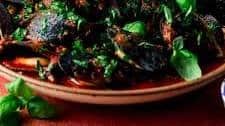 Mussels Marinara with Garlic and Basil