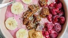 Raspberry Greek Yogurt Smoothie Bowl