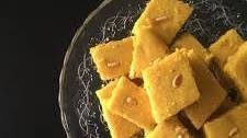 Sfouf (Lebanese Turmeric Cake)