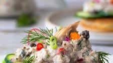 Smoked mackerel salad is easy to make ...