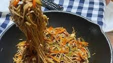 Soba noodles alle verdure 🌶 🧅🥕🏳️‍🌈☮️🇺🇦