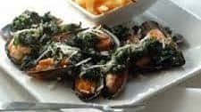 Spinach and Grana Padano stuffed mussels recipe