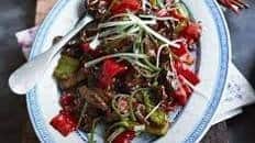 Stir-fried beef with oyster sauce