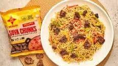 Stir-fry Noodles with Soya Chunks