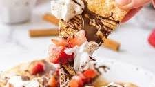 Strawberry and Chocolate Dessert Nachos