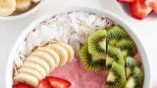 Strawberry Kiwi Smoothie Bowl