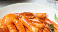 Tteokbokki - Spicy stir-fried rice cakes