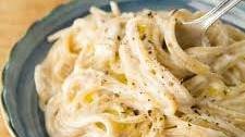 10-MINUTE CREAM CHEESE PASTA