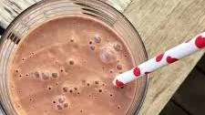 Almond Banana Smoothie with Dates, Cocoa, and Maca
