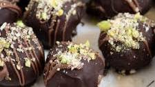 Amaretti, Pistachio and Rum Truffles!