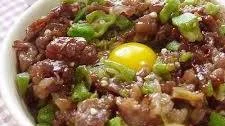 Beef Rice Bowl with Sticky and Fluffy Minced Okra