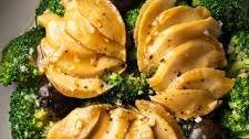 Braised Abalone with Broccoli in Oyster Sauce