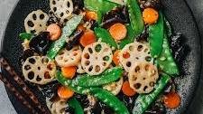 Cantonese Lotus Root Stir Fry (荷塘小炒, He Tang Xiao Chao)