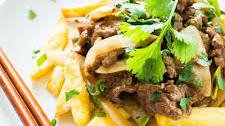 Celery Leaves Beef Stir-fry with Crispy Fries