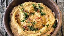 Classic Hummus with a Spicy Twist (oil free)