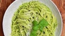 Creamy Avocado pasta Sauce (Green Pasta)