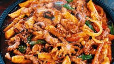 Easy Korean Spicy Octopus Stir Fry (Nakji-bokkeum)