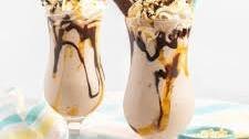 Easy Snickers Milkshake