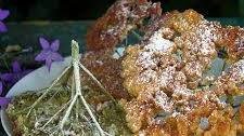 Elderflower fritters – Gebackene Holunderblüten