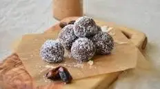 Energy Balls con datteri, cocco e mucuna