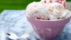Eton mess ice cream