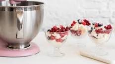 Eton mess: meringue & fresh berry dessert