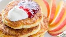 Farmers Cheese Pancakes with Apple (Syrniki)