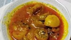 Green Tomato and Potato Curry