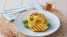 Grilled pineapple with honey and cinnamon